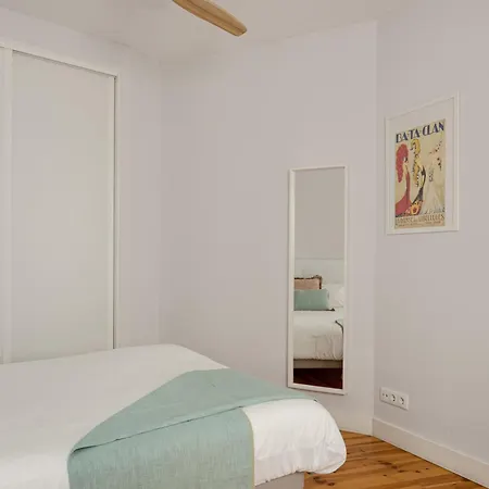 Joivy Inviting Flat Next To Carmo Convent Apartamento