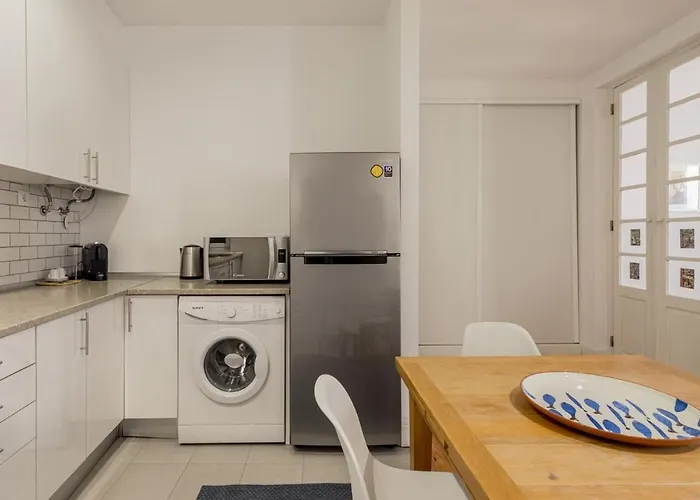 Guestready - Bright Flat Near Money Museum * Lissabon